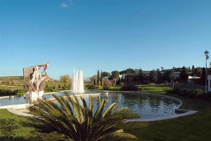 Spazioso Appartamento Castel di Leva Exterior photo